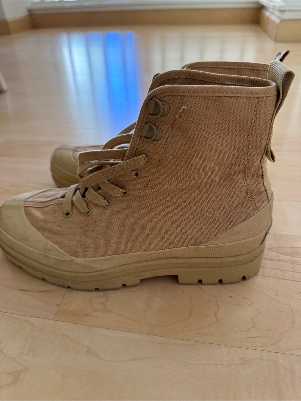 Everlane Women's Lace-Up Canvas Boots in Tan